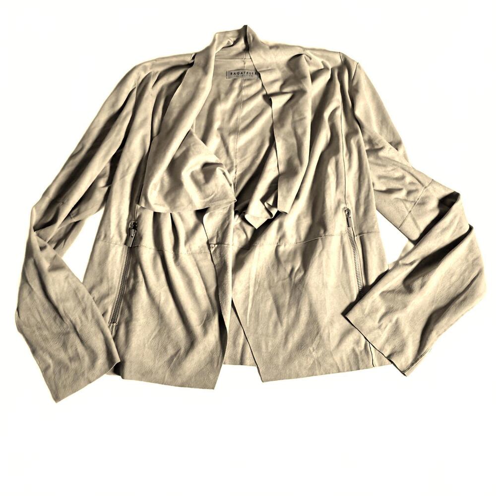 BAGATELLE Y2K Faux Suede Tan short jacket. Flowy lapel. pockets. SZ Medium